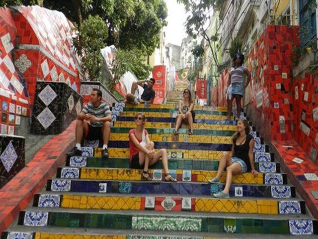 Discover fascinating places on the Historic Walking Tour of Downtown Rio