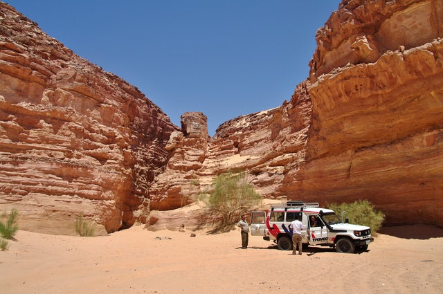 Trip of a Lifetime: Private 4WD Jeep Safari & Hiking in Colored Canyon