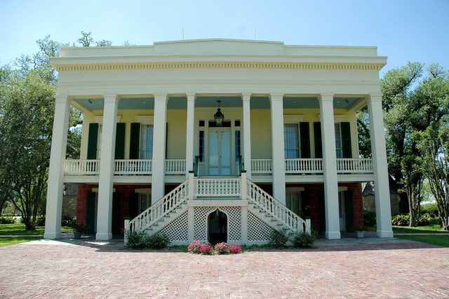 Spend a Historical Night at the Bocage Plantation Bed & Breakfast